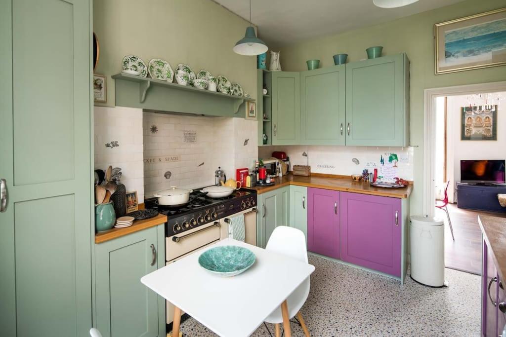 Artists Comfy Home, Near Camden Market Londra