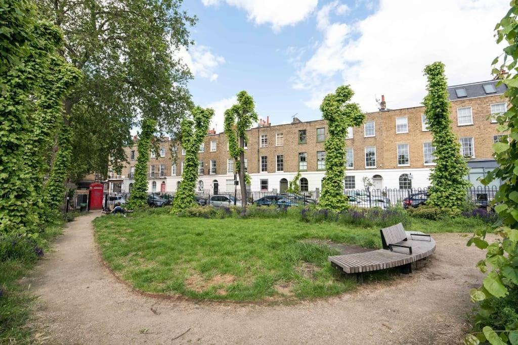 Artists Comfy Home, Near Camden Market Londra